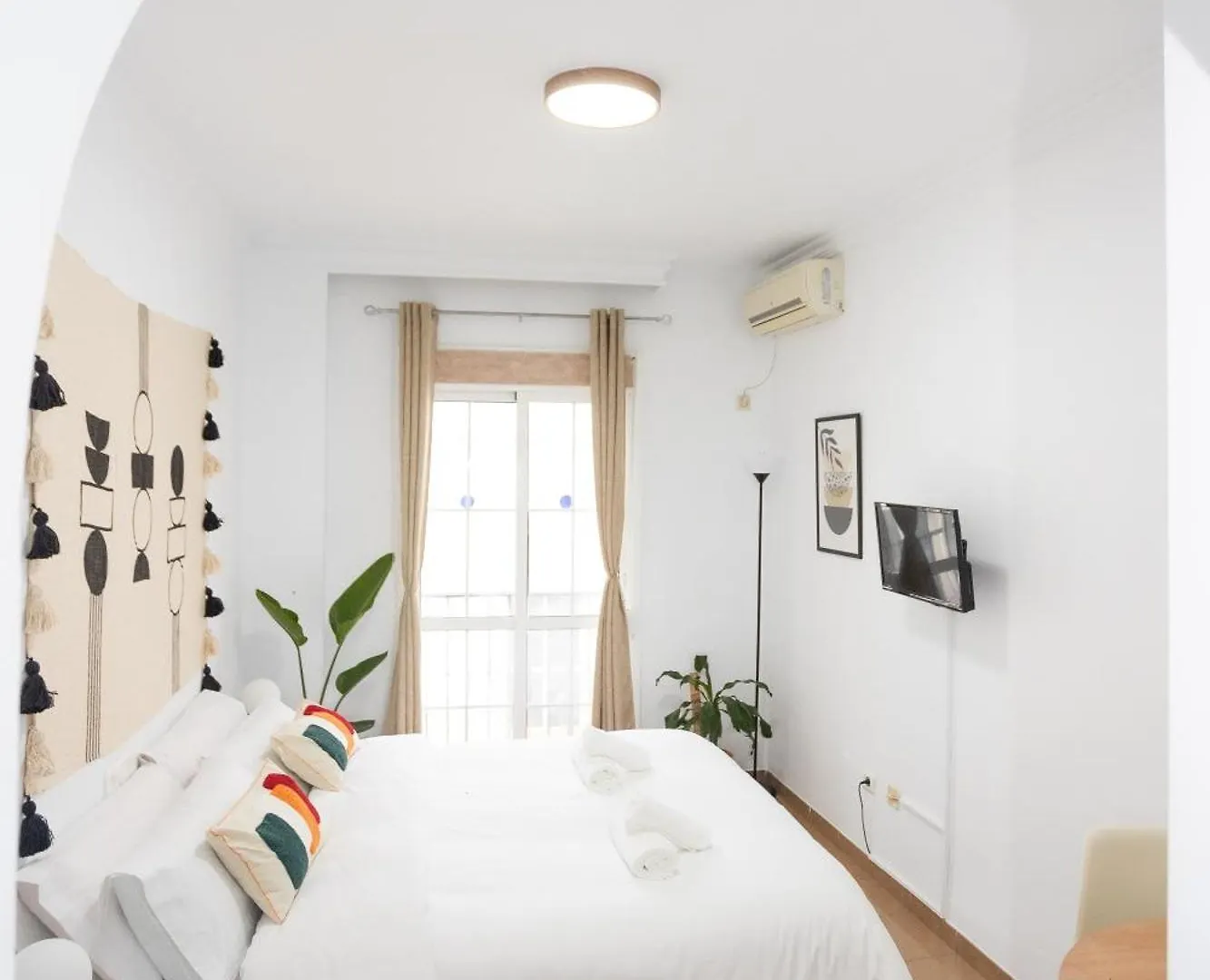 Naim Guest House Nerja