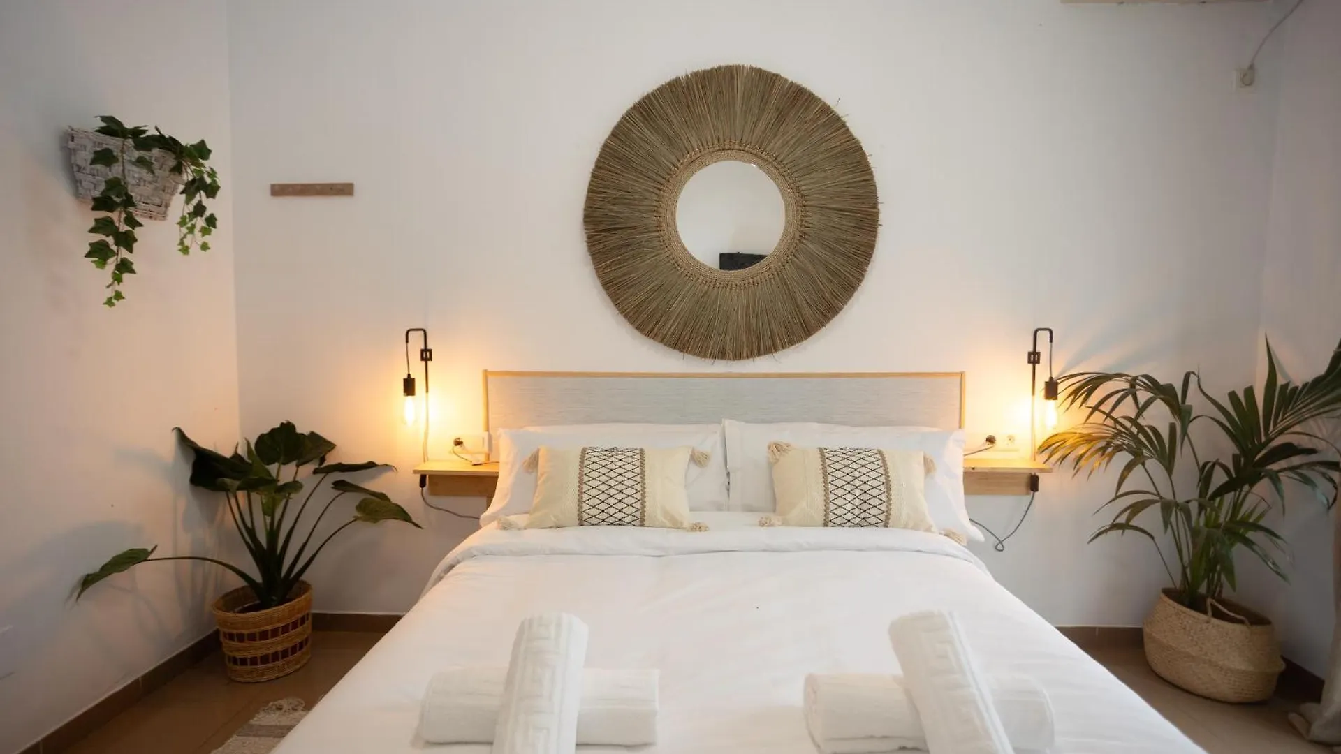 Naim Guest House Nerja