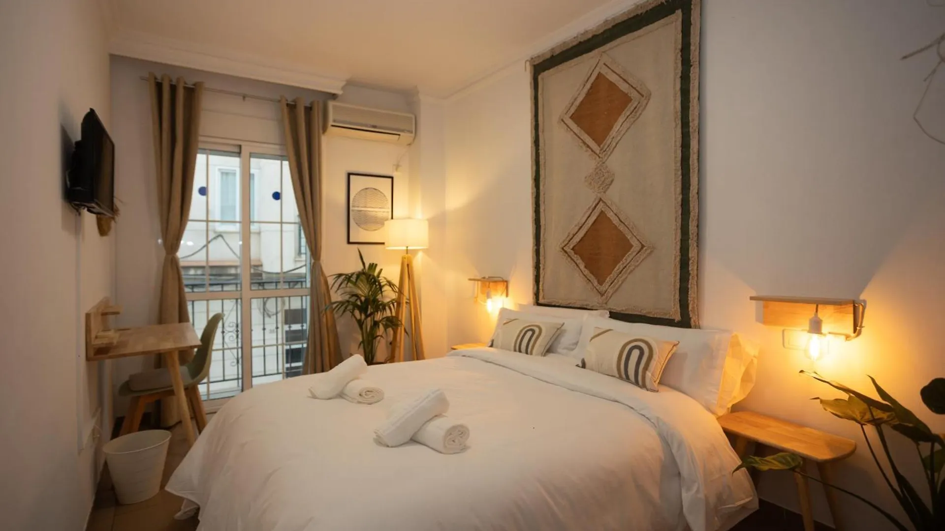 Naim Guest House Nerja