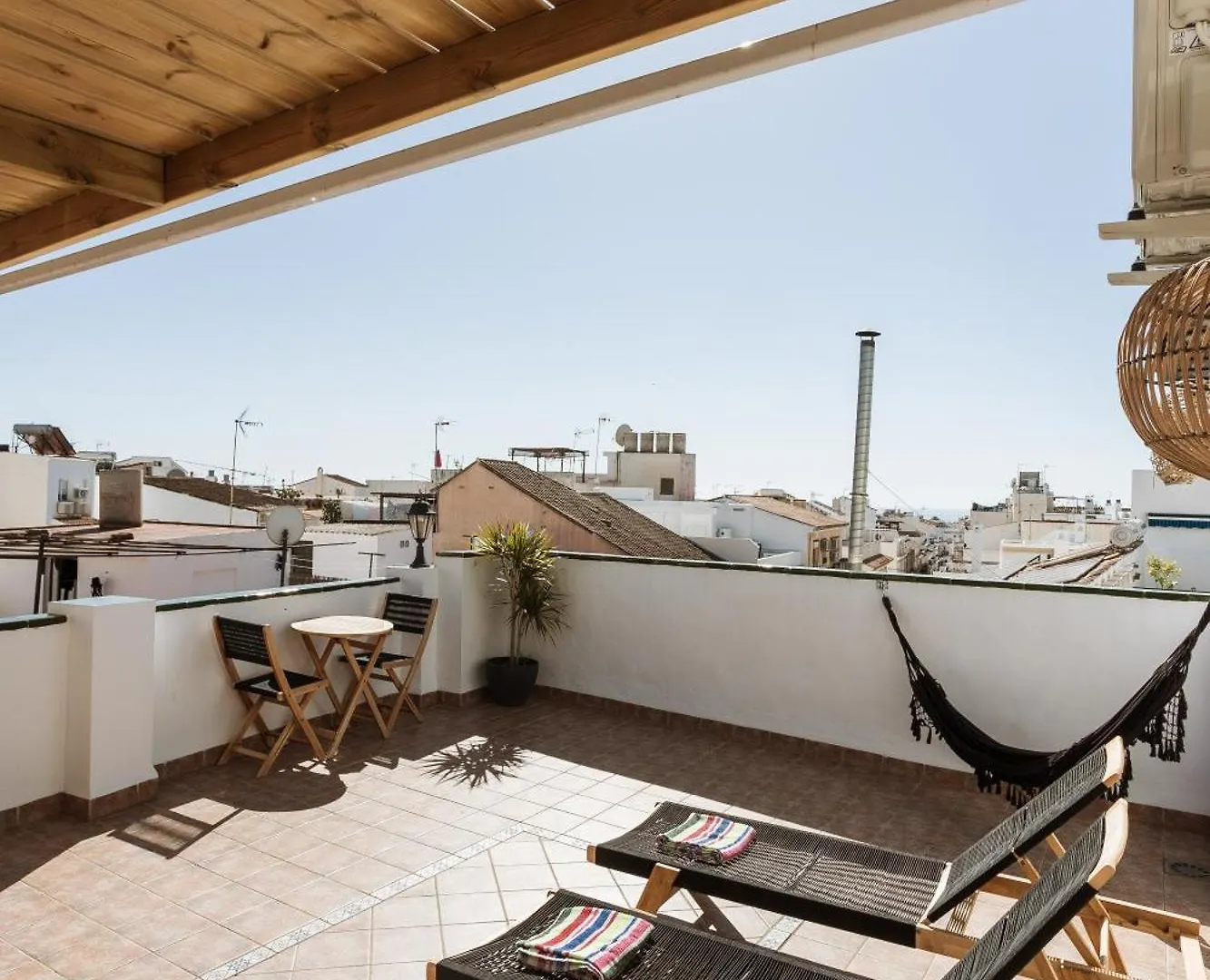Naim Guest House Nerja