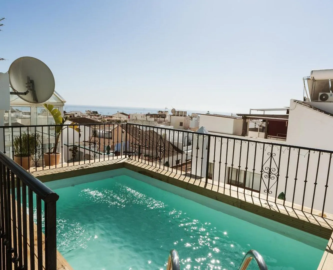 Naim Guest House Nerja