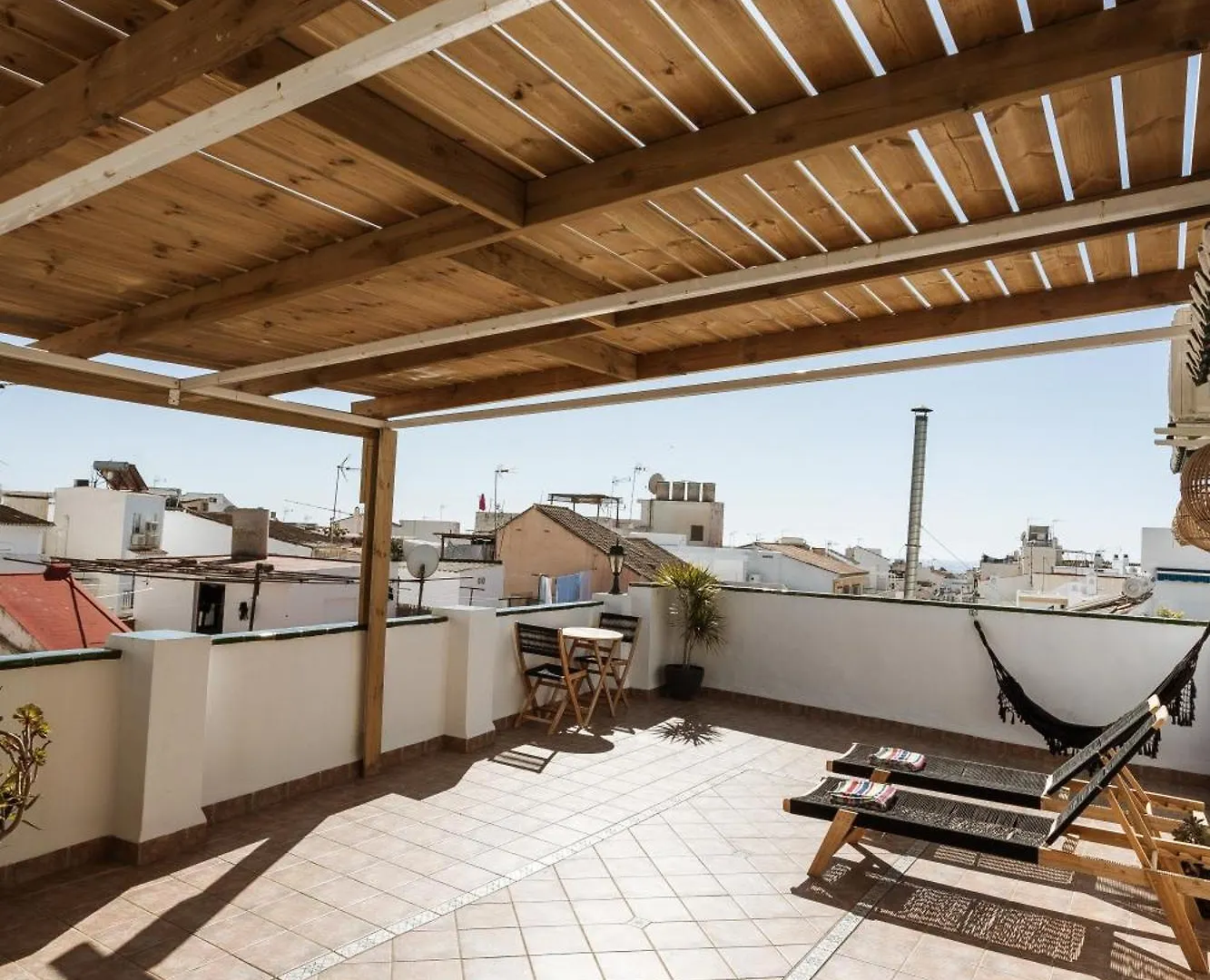 Naim Guest House Nerja