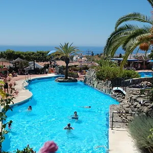 Semesteranläggning (resort) El Capistrano, Nerja