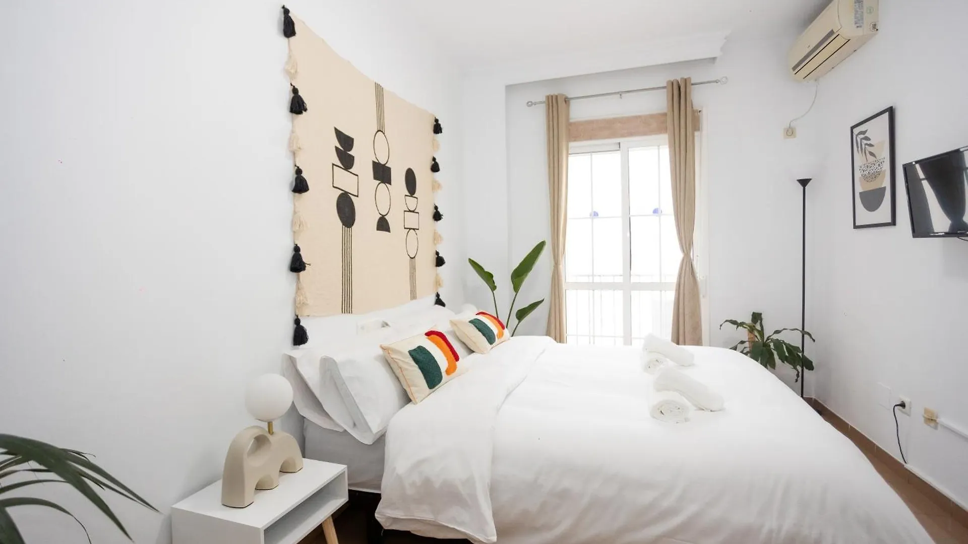 Naim Guest House Nerja
