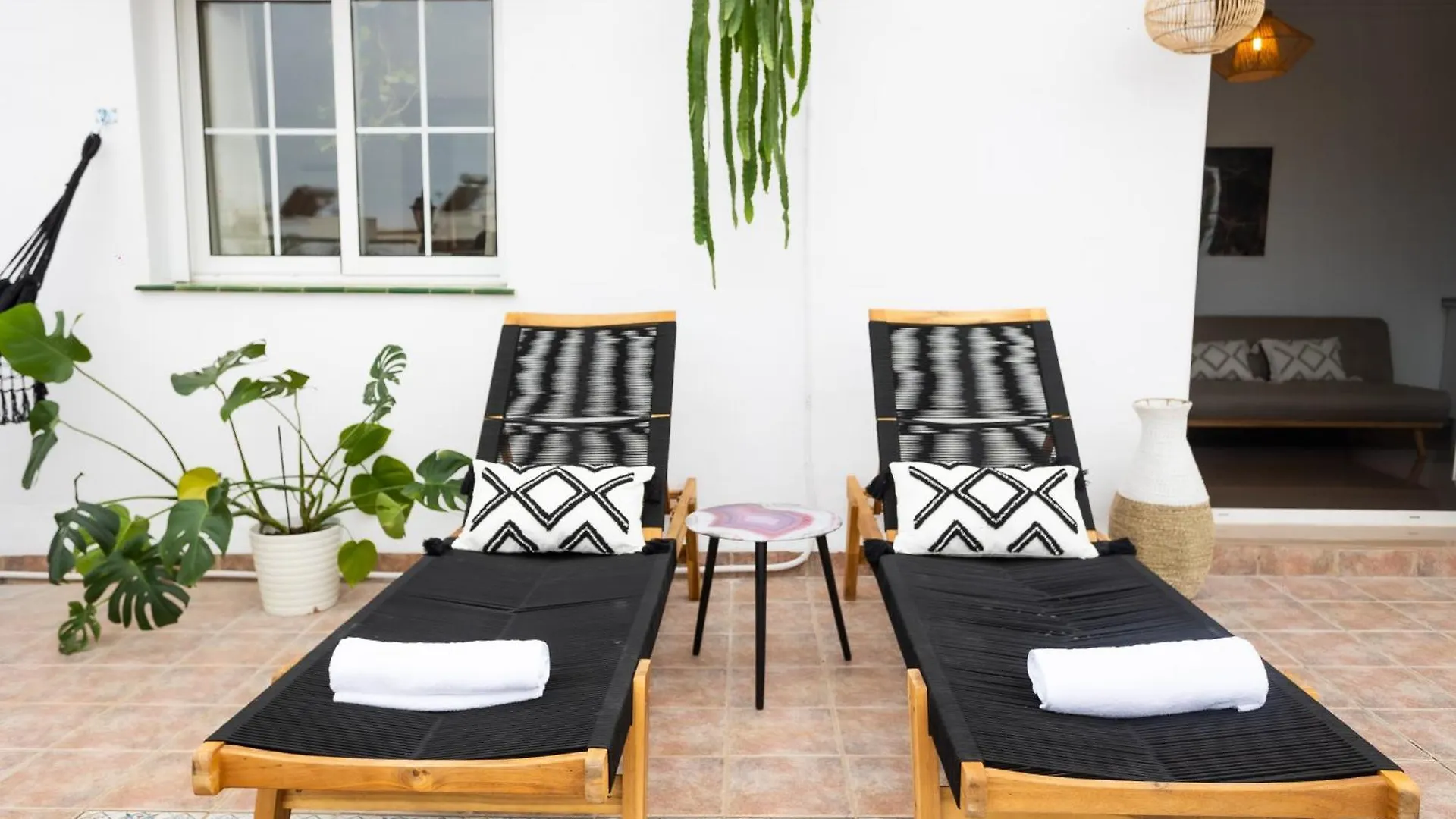Naim Guest House Nerja