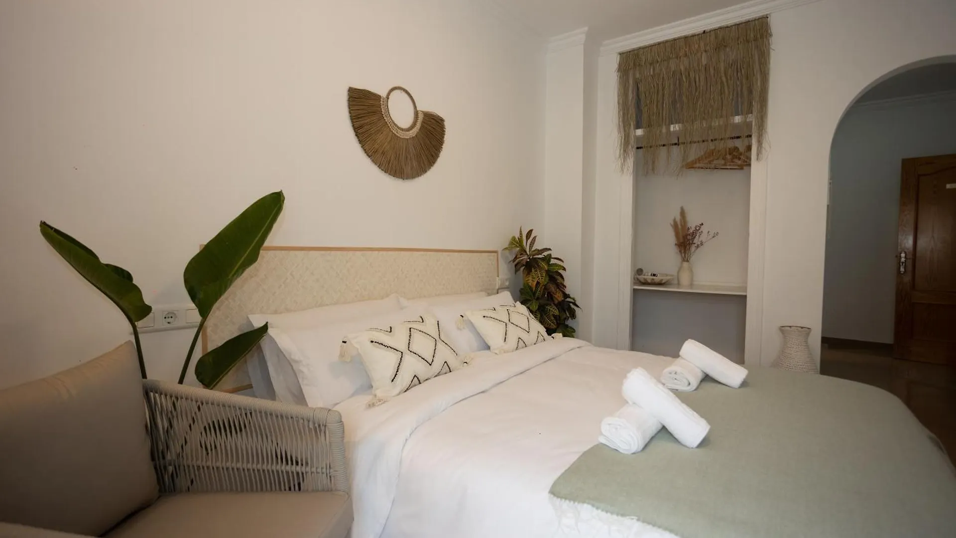 Naim Guest House Nerja Spain