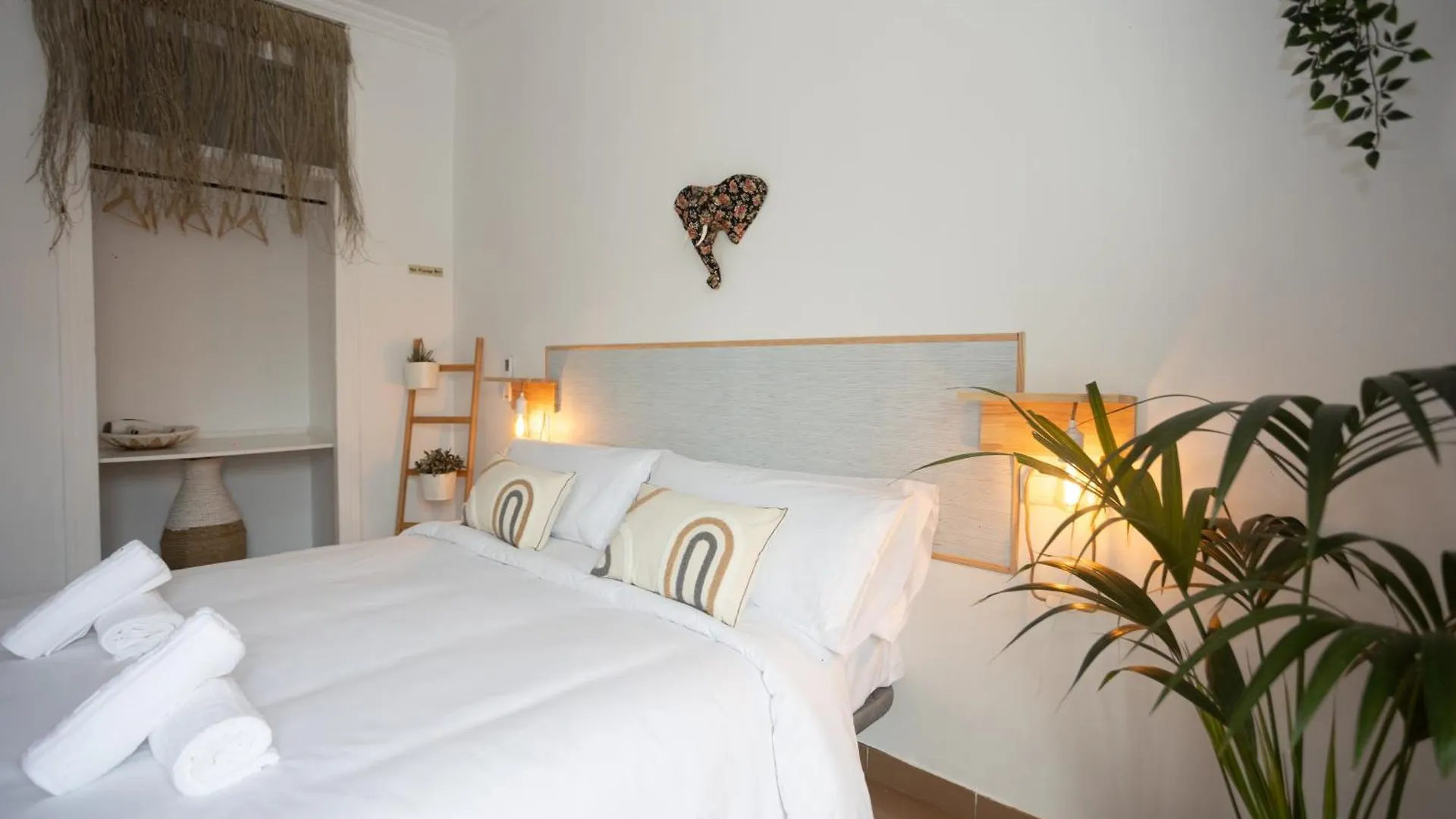 Naim Guest House Nerja