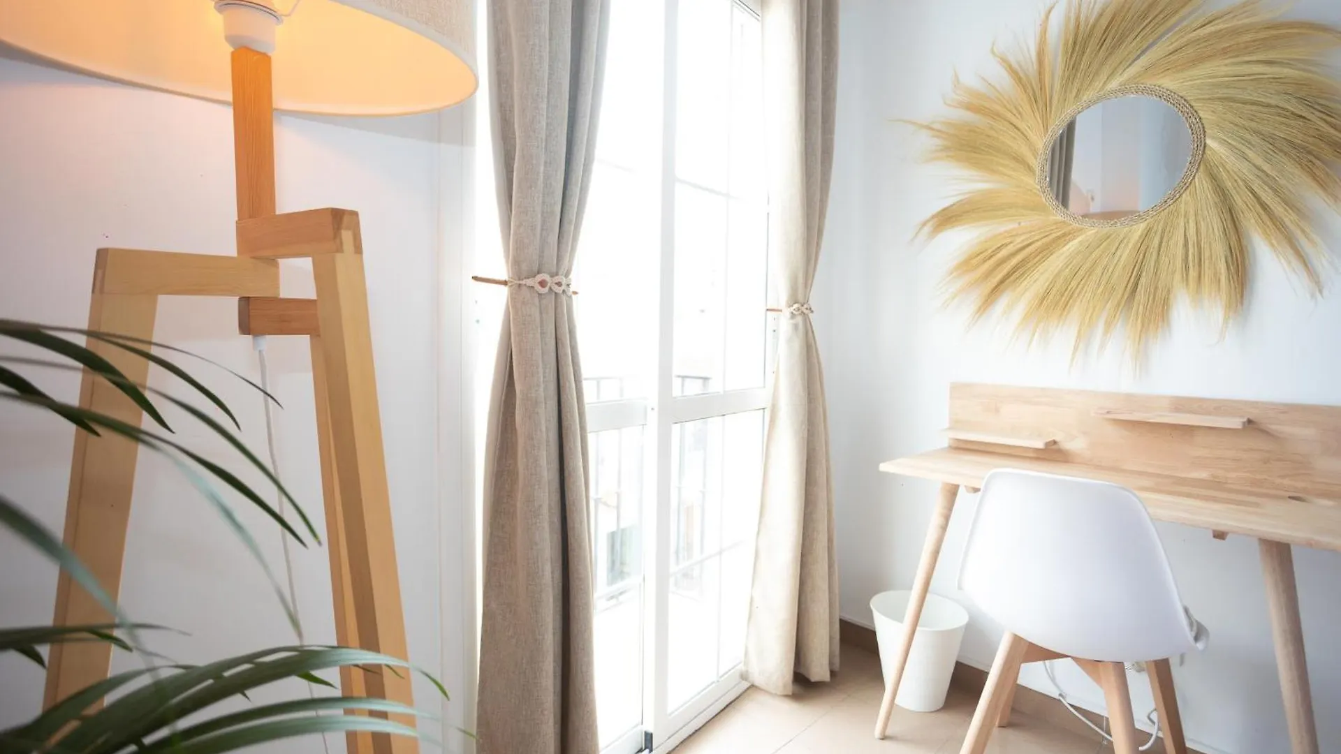 Naim Guest House Nerja