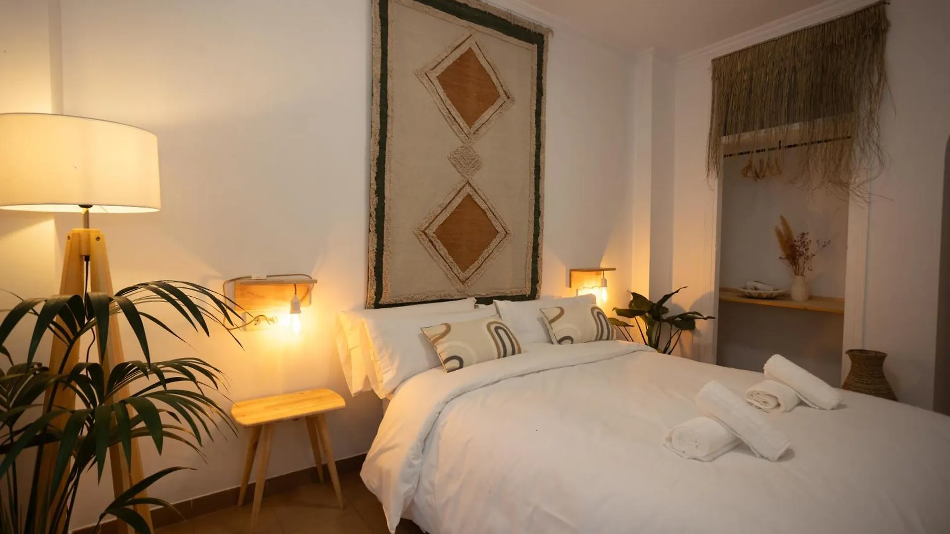 Naim Guest House Nerja
