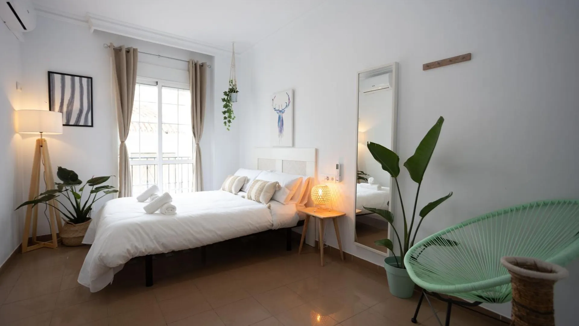 Naim Guest House Nerja