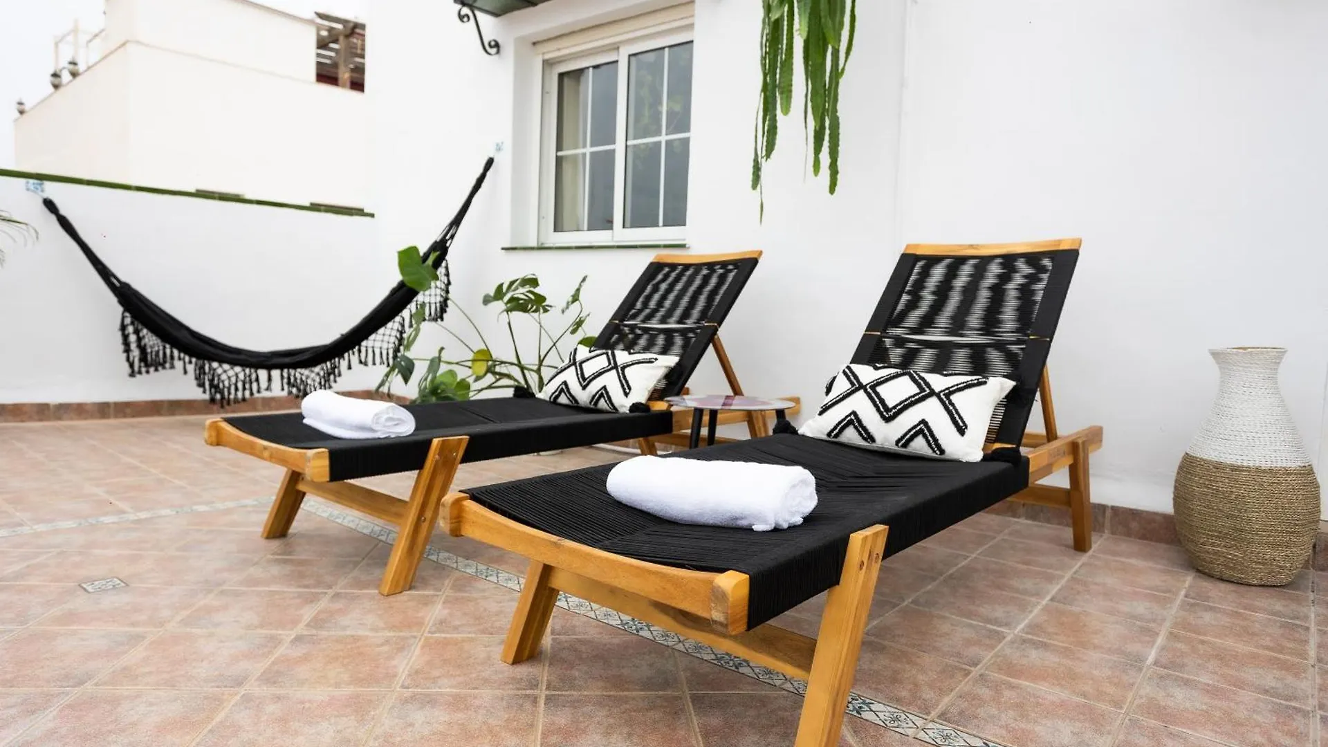 Naim Guest House Нерха 0*,