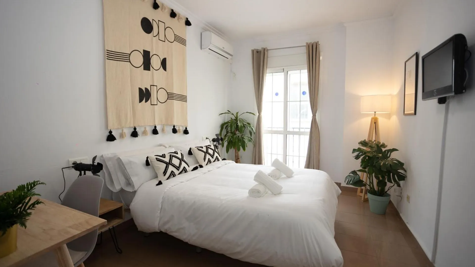 Naim Guest House Нерха