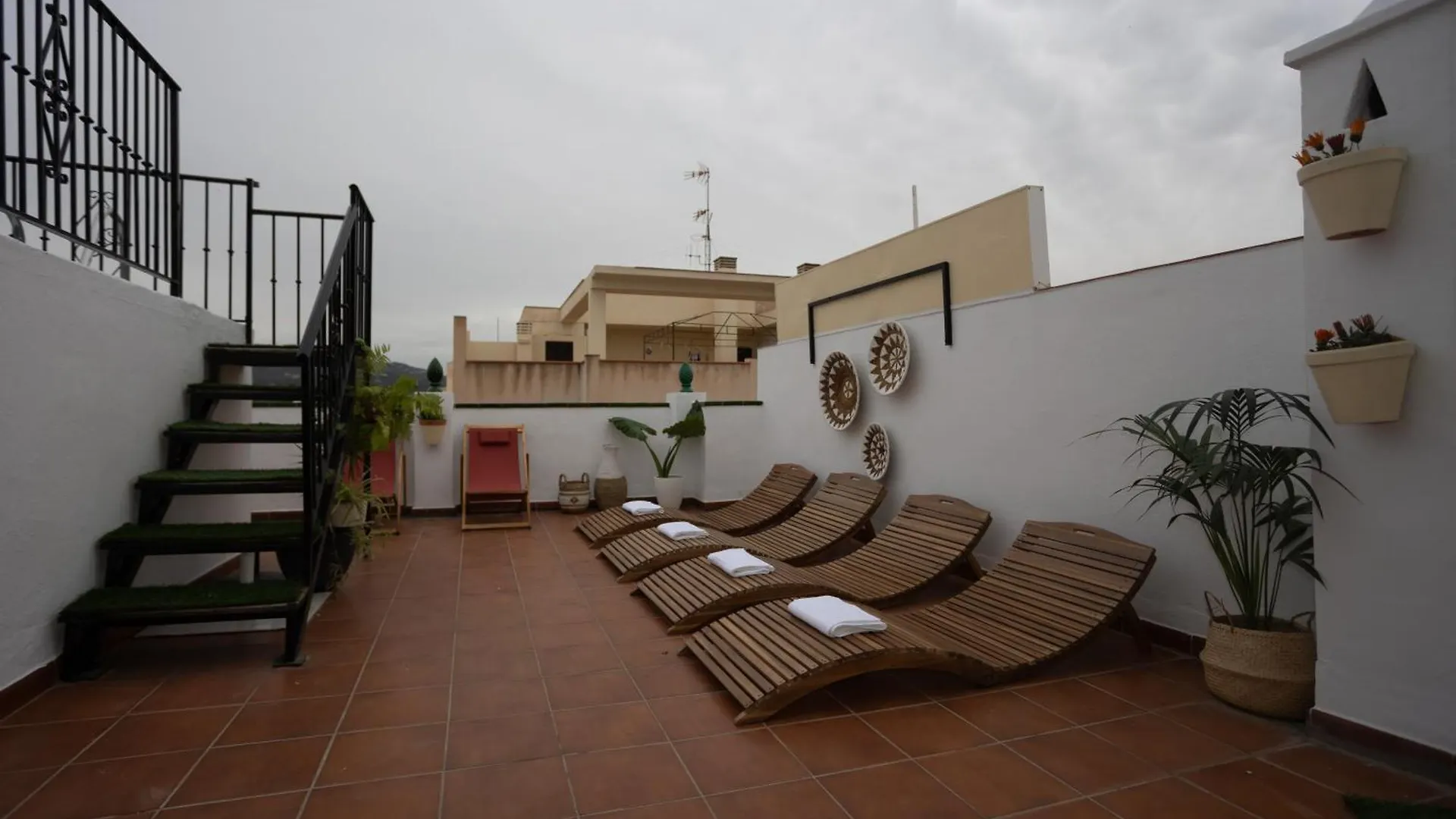 Naim Guest House Нерха